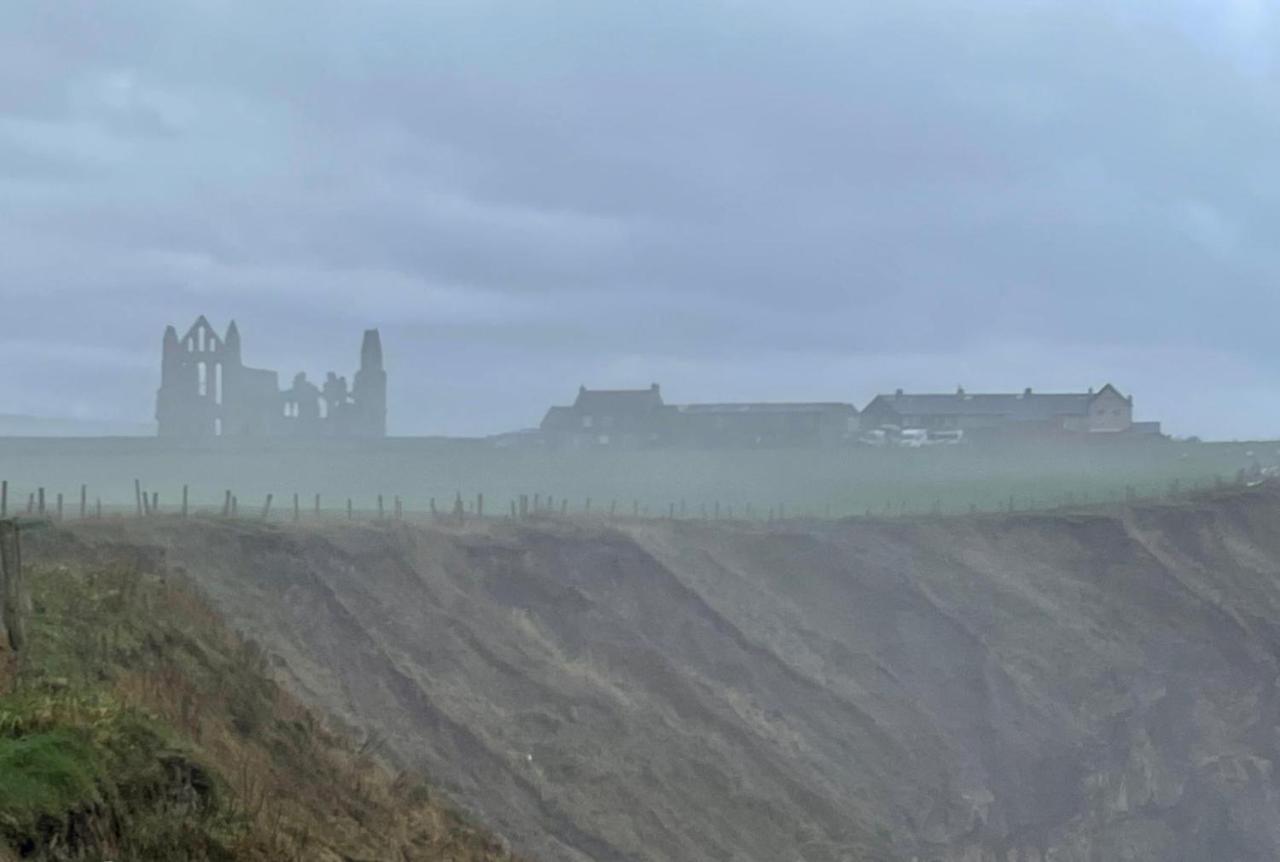 Robin Hood'S Bay Coastguard'S Cottage With A View Exteriör bild